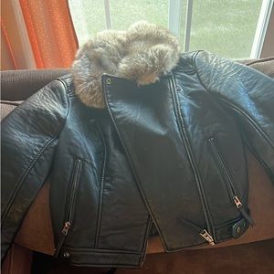 Faux leather jacket with faux fur collar (top shop) size 4